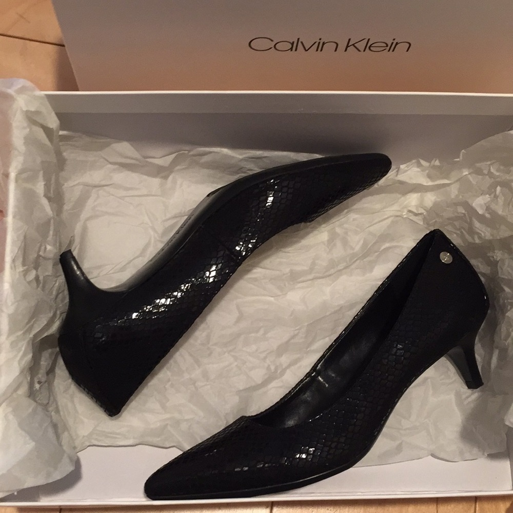 Calvin Klein Black Python pointy heel 👠 - Picture 8 of 8